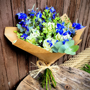 Handtie floral wrap