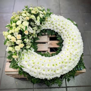 Ring funeral tribute shapes
